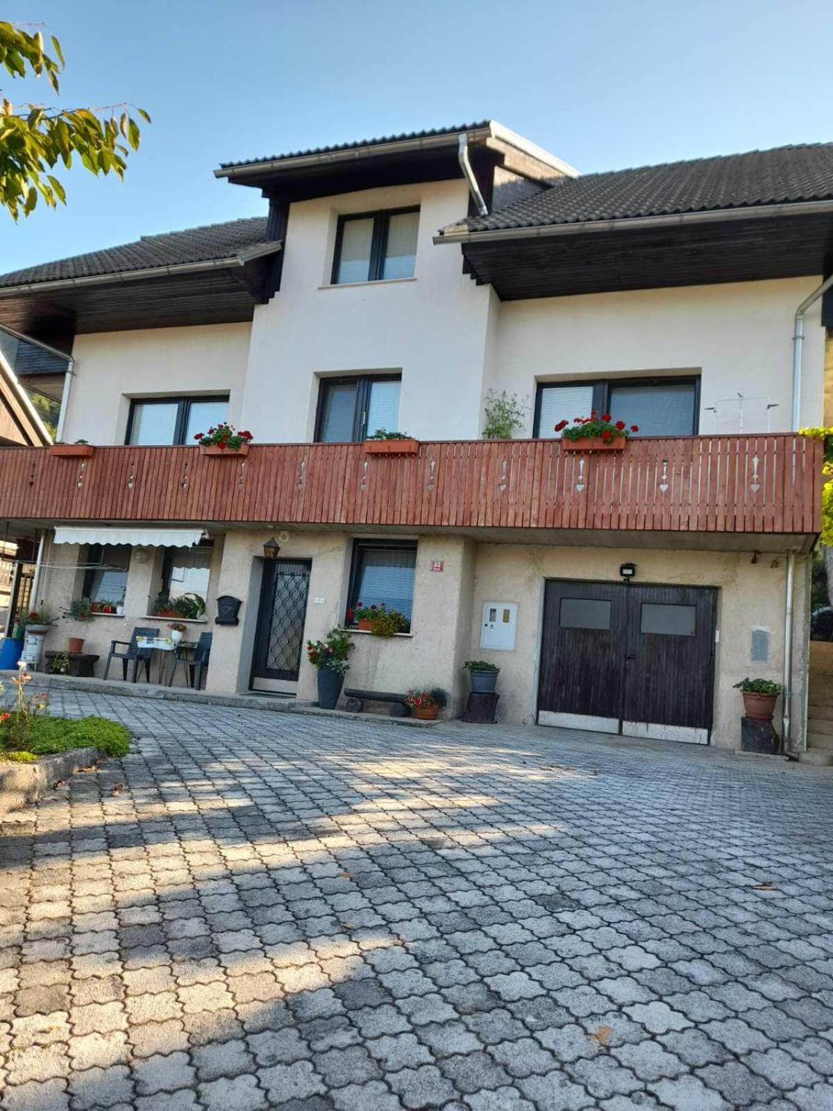 Apartment Katrin Zirovnica Exterior foto